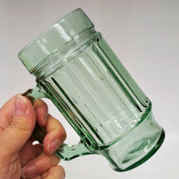 Vintage Anchor Hocking "Line Lites" set of 2 green ribbed beer/drink mugs - Picture 2 of 5